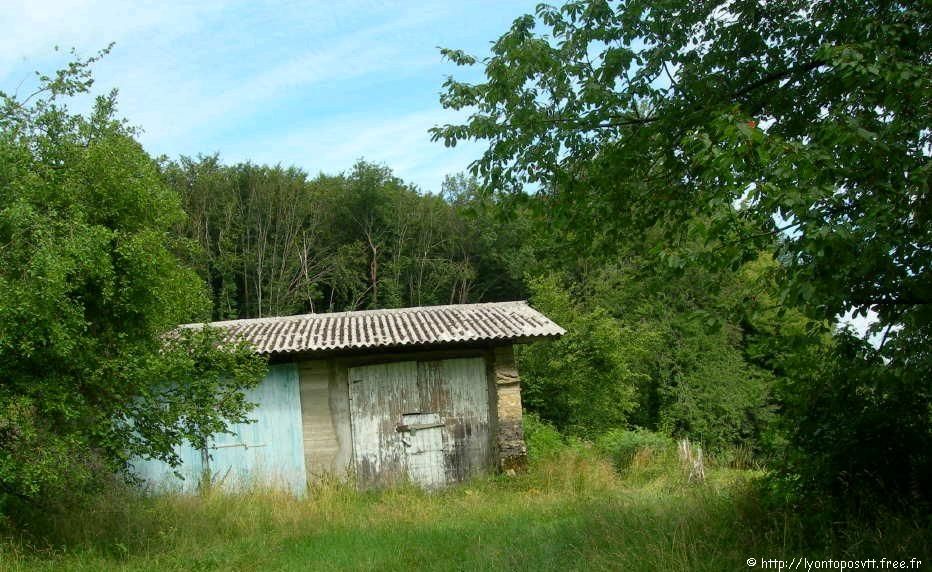 ambronay07.jpg 
933 x 700 JPEG-compressed image 
(151,272 bytes)