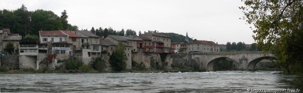 belvedere-roches01.jpg 
1,000 x 308 JPEG-compressed image 
(77,870 bytes)