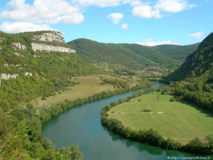 cize-gorges-ain06.jpg 
933 x 700 JPEG-compressed image 
(107,303 bytes)