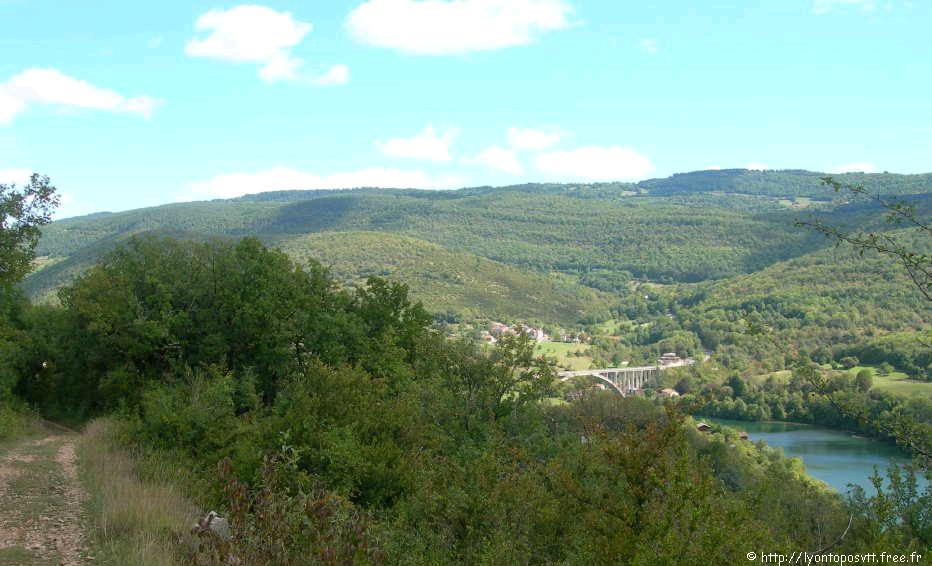 cize-gorges-ain10.jpg 
933 x 700 JPEG-compressed image 
(118,596 bytes)