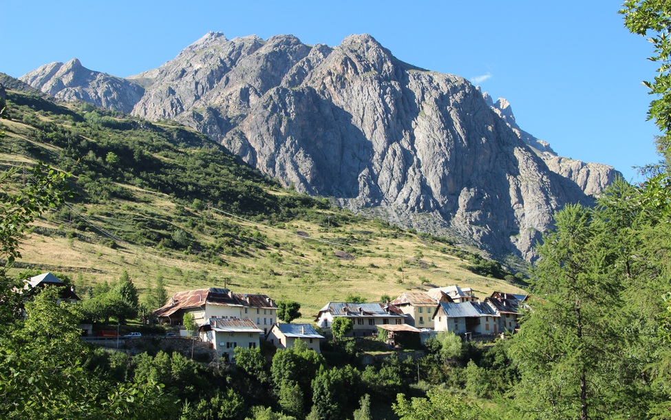 Col-vallonnet02.jpg 
975 x 610 JPEG-compressed image 
(365,977 bytes)