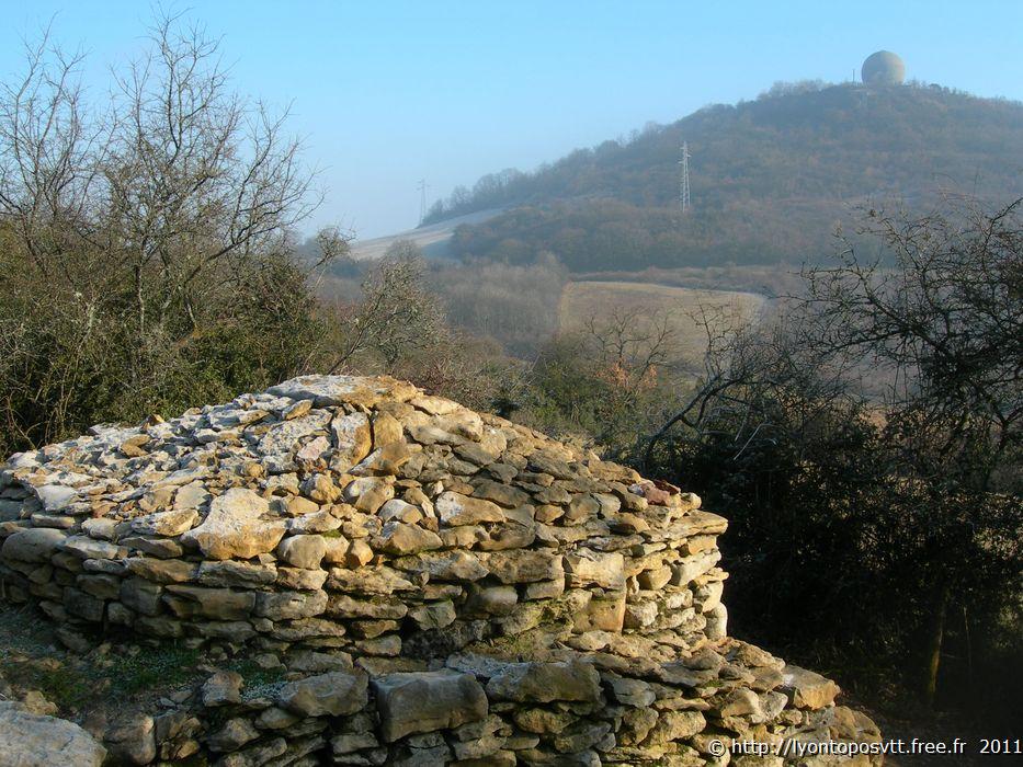 lyon-mt-thoux2.jpg 
933 x 700 JPEG-compressed image 
(171,893 bytes)
