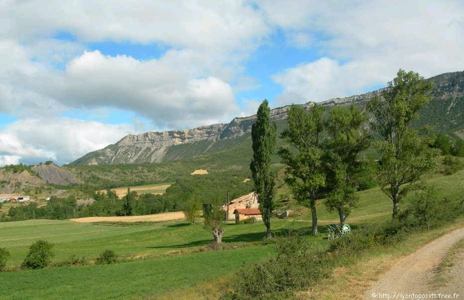 montagne-stgenis06.jpg 
933 x 700 JPEG-compressed image 
(113,878 bytes)