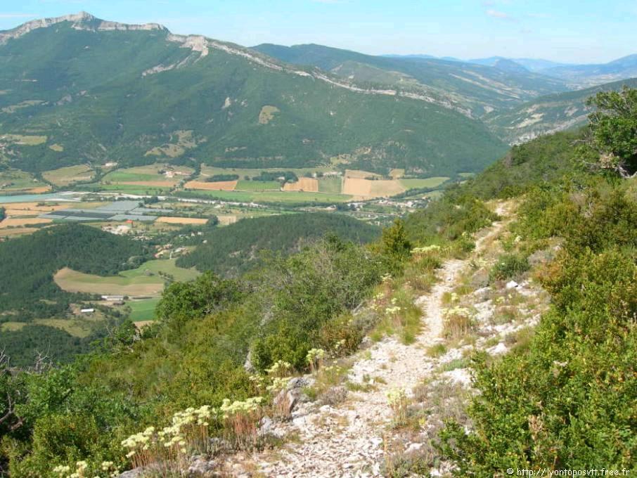 pas-louve11.jpg 
933 x 700 JPEG-compressed image 
(154,061 bytes)