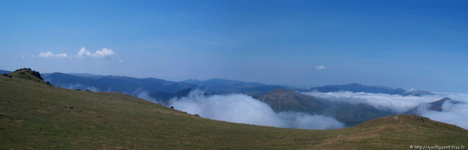 pays-basque11.jpg 
2,944 x 944 JPEG-compressed image 
(217,341 bytes)